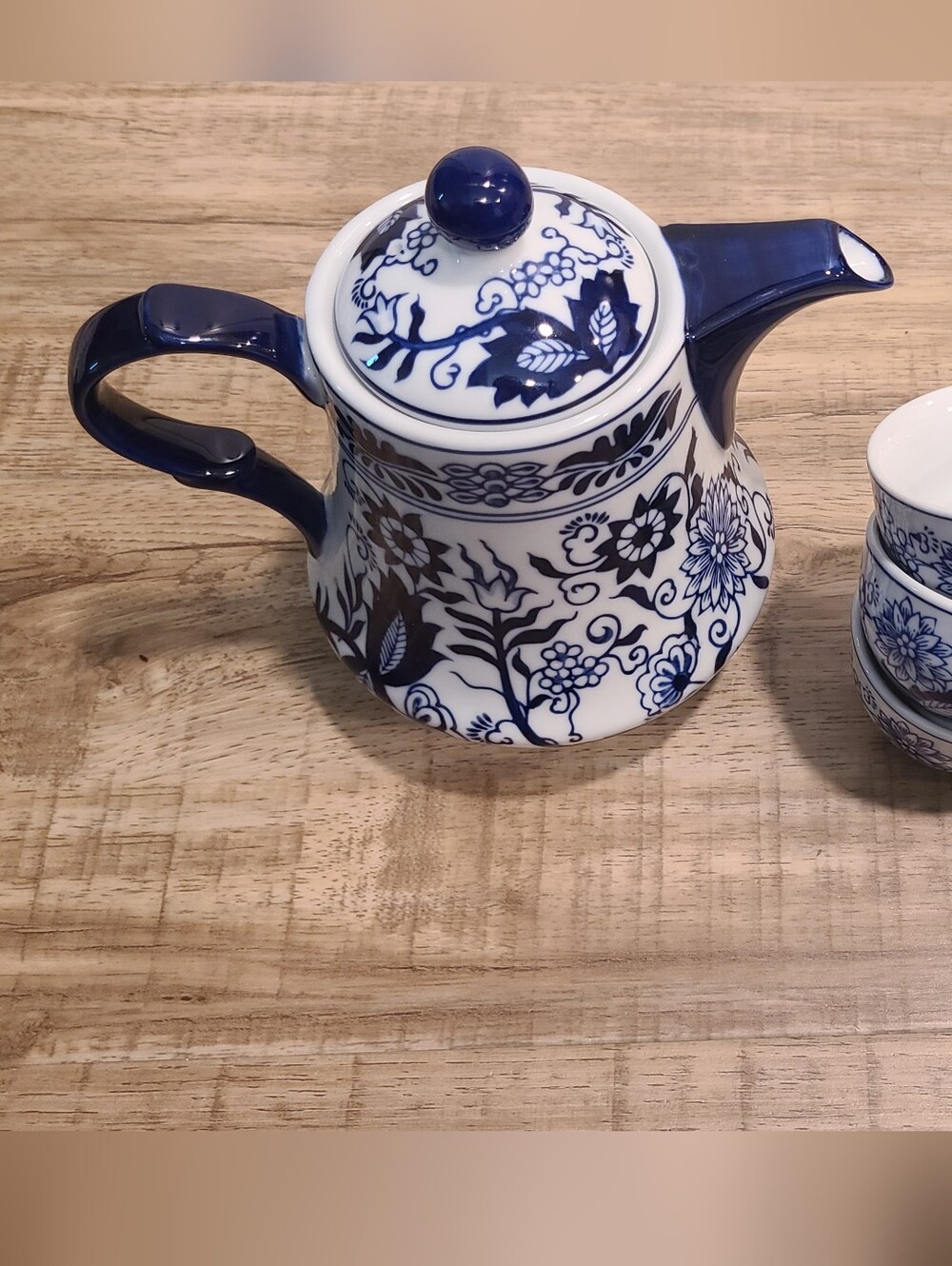 Vtg The Bombay Company Blue & White Floral Porcelain Teapot Set with 3 Cups 🫖